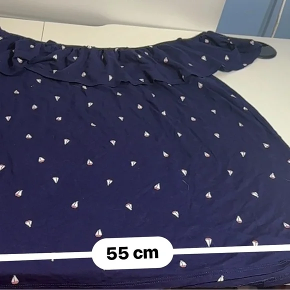 Reitmans Navy Off-Shoulder Ruffle Top  size Medium no care tag - Picture 3 of 4